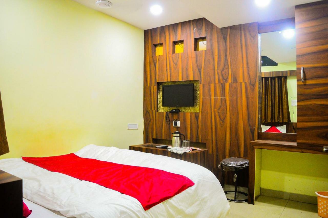 אויאיין Hotel Kalash מראה חיצוני תמונה